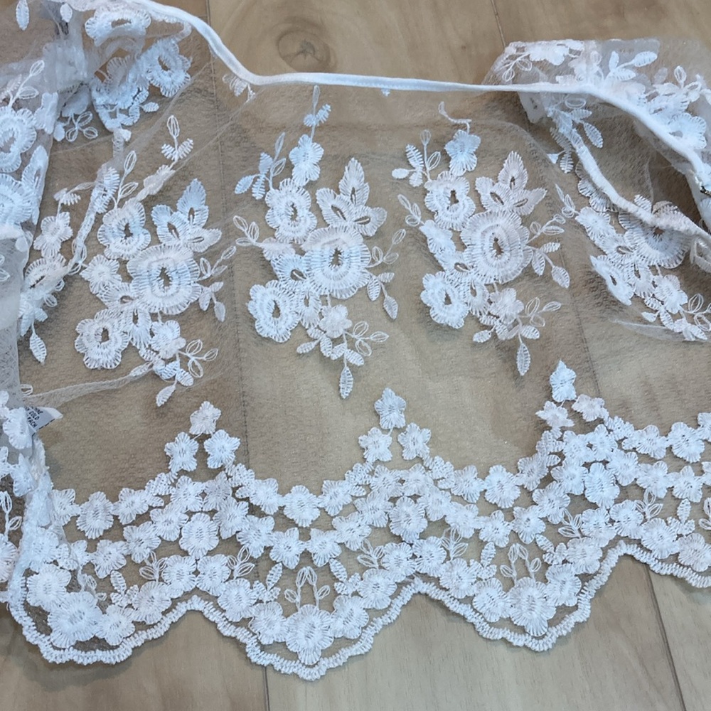 Iris mesh/floral blouse - Picture 10 of 10